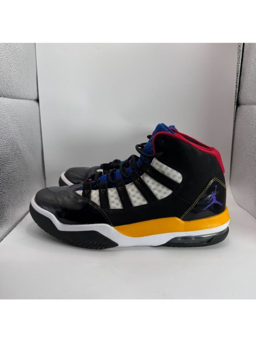 Jordan Max Aura Rivals Mens Basketball Sneakers Size 9 Black/Yellow CQ9451-001